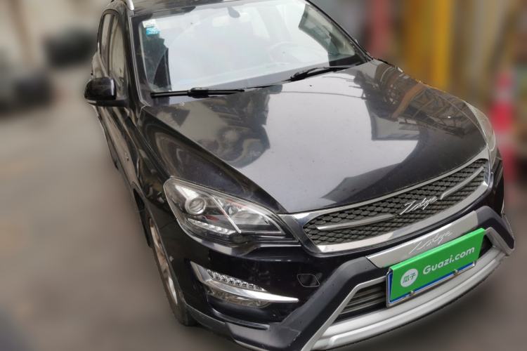 Used Zotye Domy X5 2015 1.5T CVT ZhiXian Model China IV Standard Front Right 45 Deg