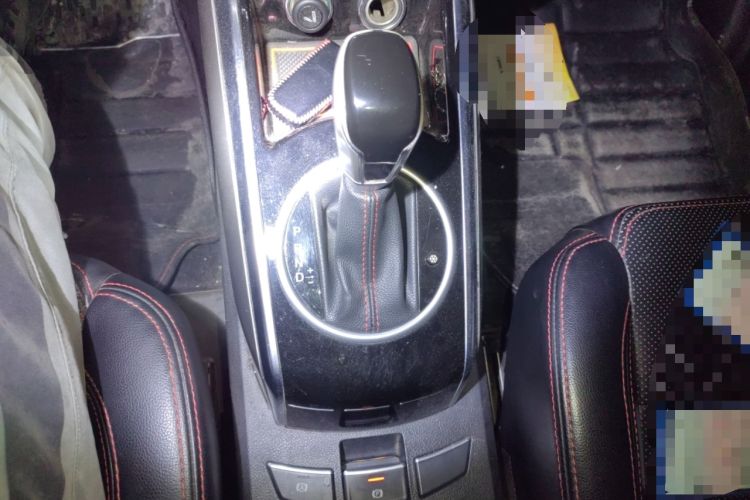 Used Zotye Domy X5 2015 1.5T CVT ZhiXian Model China IV Standard Gear Lever