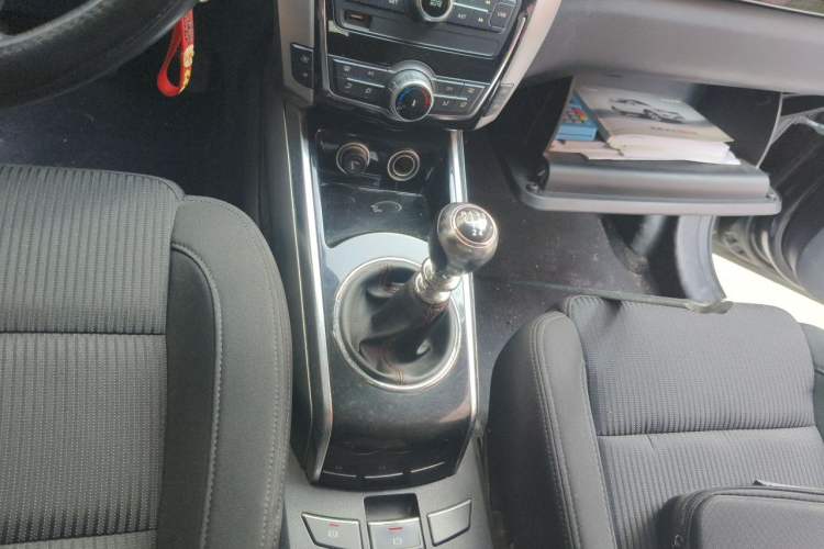 Used Zotye Domy X5 2015 1.5T Manual Elite Model China V Standard Gear Lever