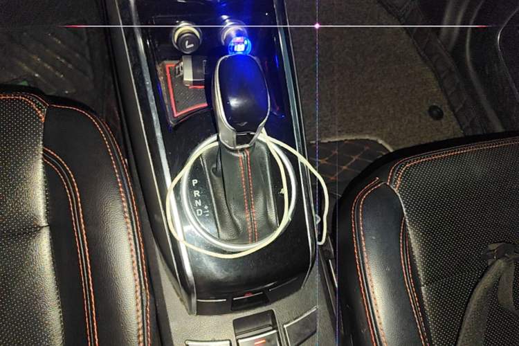 Used Zotye Domy X5 2015 1.5T CVT ZhiXian Model China IV Standard Gear Lever