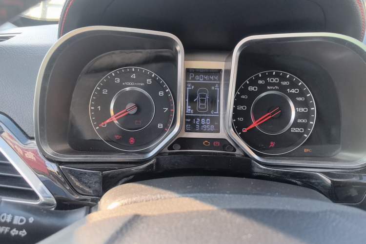 Used Zotye Domy X5 2015 1.5T CVT Landlord Edition China V Standard Instrument Cluster