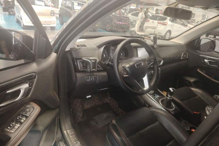 Used Zotye Domy X5 2015 1.5T Manual Luxury Version China IV Standard Interior 2