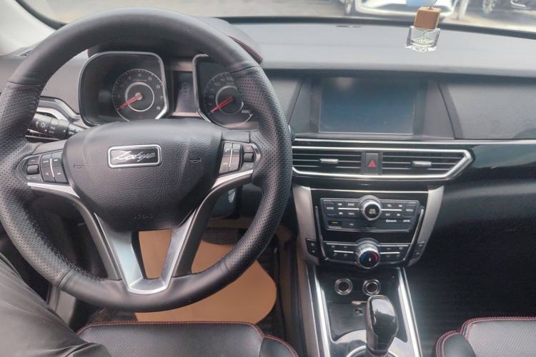 Used Zotye Domy X5 2015 1.5T CVT Landlord Edition China V Standard Interior 3