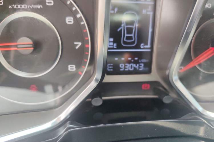 Used Zotye Domy X5 2015 1.5T CVT Landlord Edition China V Standard Odometer Close Up