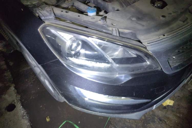 Used Zotye Domy X5 2015 1.5T CVT ZhiXian Model China IV Standard Right Front Headlight