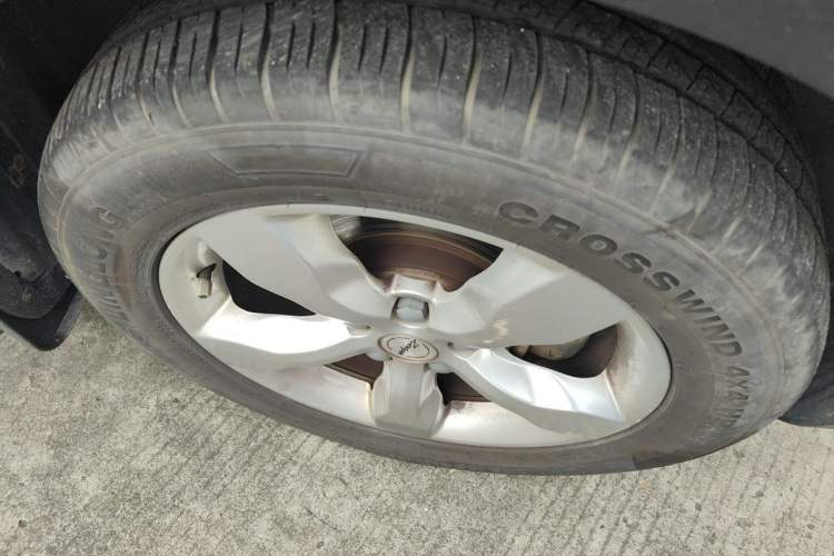 Used Zotye Domy X5 2015 1.5T CVT ZhiXian Model China IV Standard Right Front Wheel Hub