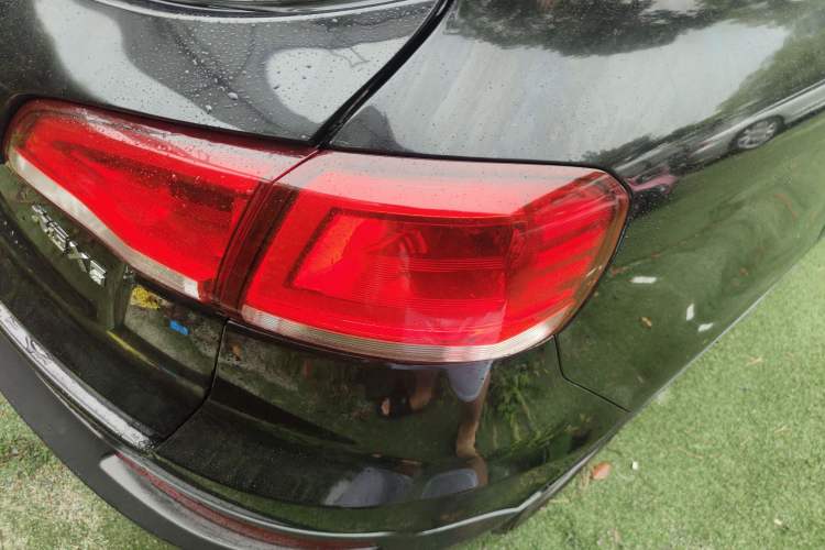 Used Zotye Domy X5 2015 1.5T Manual Supreme Model China IV Standard Right Rear Taillight