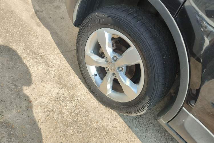 Used Zotye Domy X5 2015 1.5T CVT ZhiXian Trim China V Standard Right Rear Wheel Hub