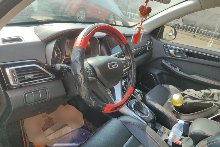 Used Zotye Domy X5 2015 1.5T CVT ZhiXian Trim China V Standard Steering Wheel