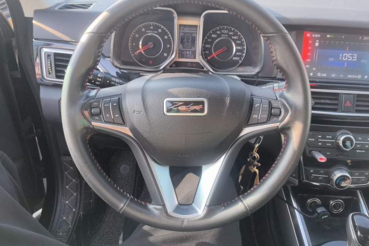 Used Zotye Domy X5 2015 1.5T CVT Landlord Edition China V Standard Steering Wheel