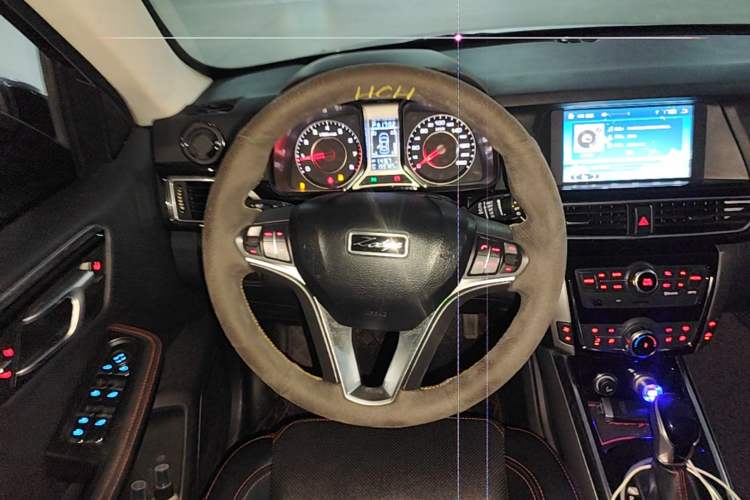 Used Zotye Domy X5 2015 1.5T CVT ZhiXian Model China IV Standard Steering Wheel
