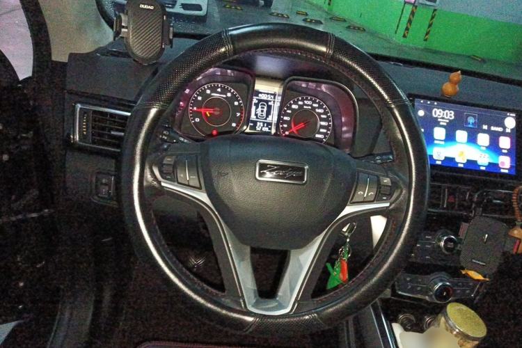 Used Zotye Domy X5 2015 1.5T Manual Luxury Model China V Standard Steering Wheel
