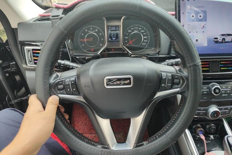 Used Zotye Domy X5 2015 1.5T CVT ZhiXian Model China IV Standard Steering Wheel