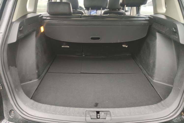 Used Zotye Domy X5 2015 1.5T Manual Supreme Model China IV Standard Trunk