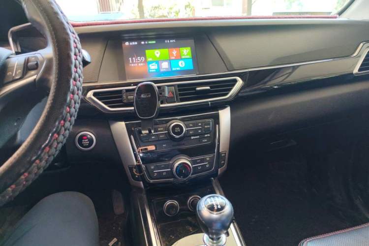 Used Zotye Domy X5 2015 1.5T Manual Luxury Version China IV Standard Audio And AC Panel