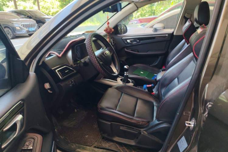 Used Zotye Domy X5 2015 1.5T Manual Luxury Version China IV Standard Driver Seat