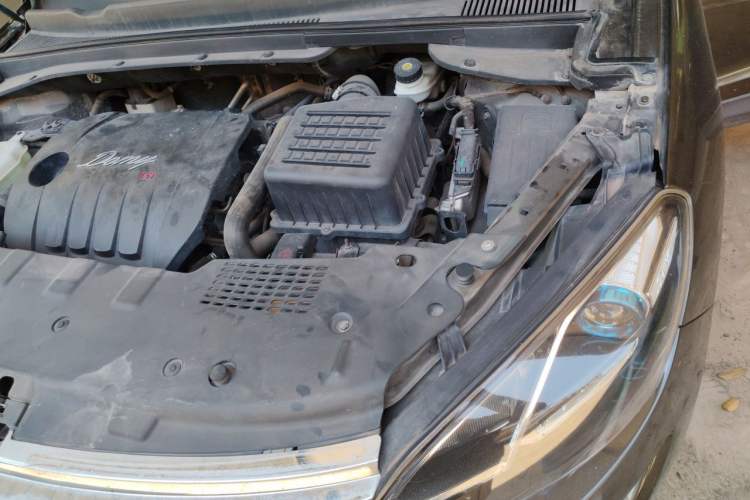 Used Zotye Domy X5 2015 1.5T Manual Luxury Version China IV Standard Engine Bay Left