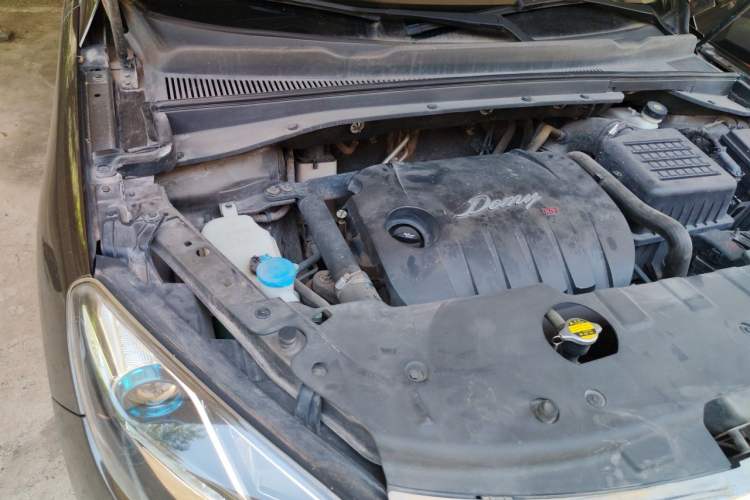 Used Zotye Domy X5 2015 1.5T Manual Luxury Version China IV Standard Engine Bay Right