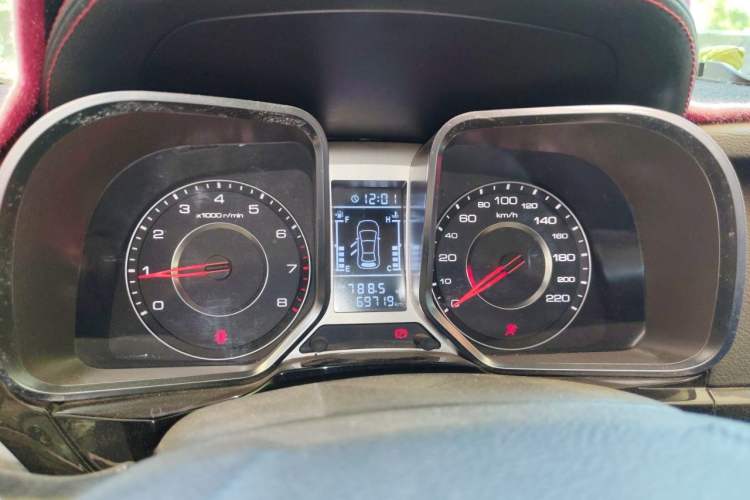 Used Zotye Domy X5 2015 1.5T Manual Luxury Version China IV Standard Instrument Cluster