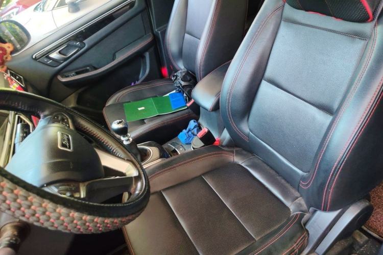 Used Zotye Domy X5 2015 1.5T Manual Luxury Version China IV Standard Left Front Seat