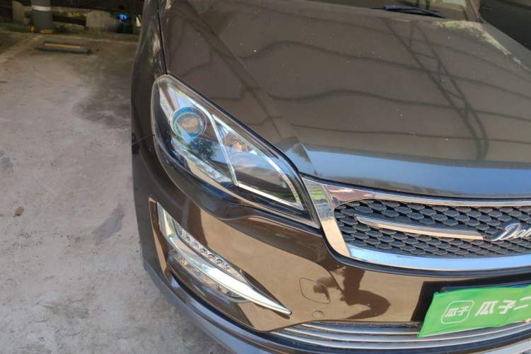 Used Zotye Domy X5 2015 1.5T Manual Luxury Version China IV Standard Right Front Headlight