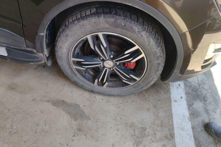 Used Zotye Domy X5 2015 1.5T Manual Luxury Version China IV Standard Right Front Wheel Hub