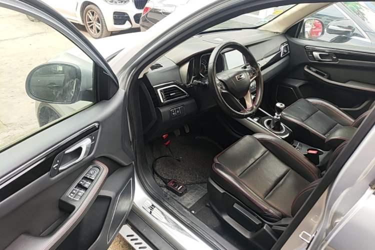 Used Zotye Domy X5 2015 1.5T Manual Luxury Version China IV Standard Driver Seat