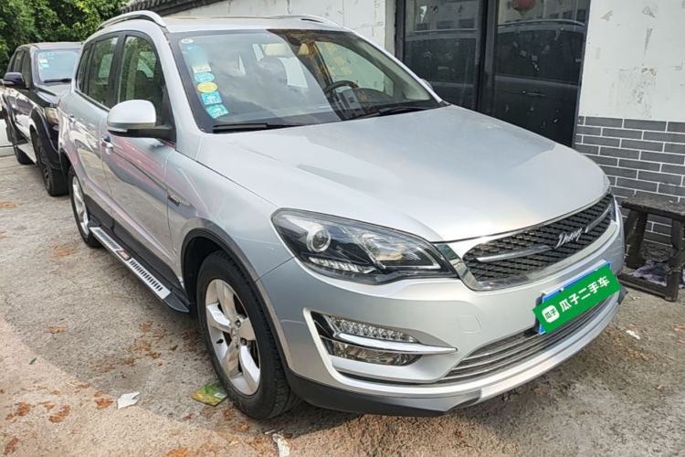 Used Zotye Domy X5 2015 1.5T Manual Luxury Version China IV Standard Front Right 45 Deg