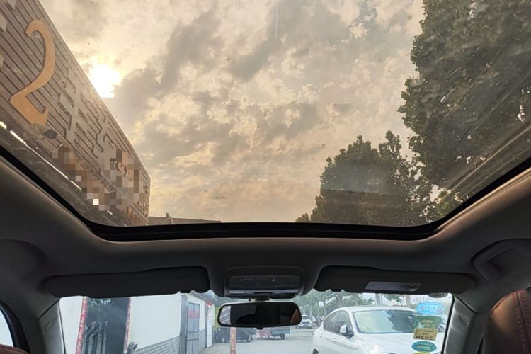 Used Zotye Domy X5 2015 1.5T Manual Luxury Version China IV Standard Headliner