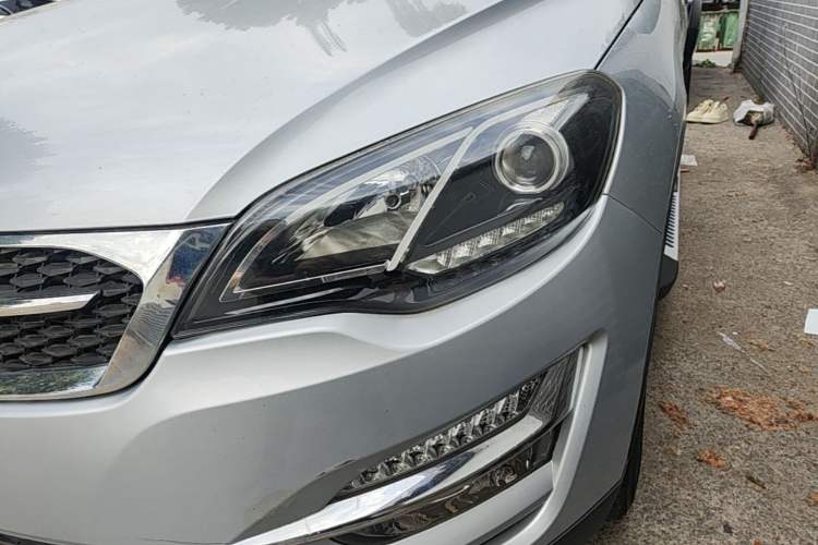 Used Zotye Domy X5 2015 1.5T Manual Luxury Version China IV Standard Left Front Headlight