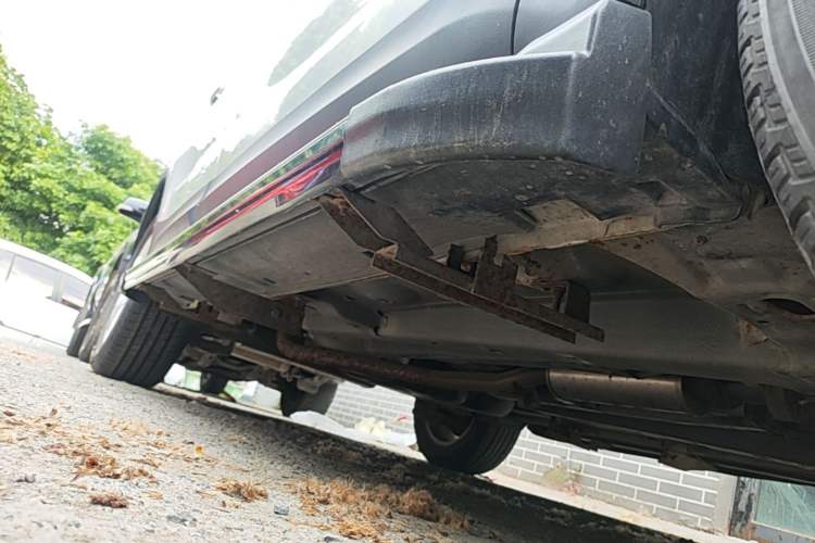 Used Zotye Domy X5 2015 1.5T Manual Luxury Version China IV Standard Right Side Sill