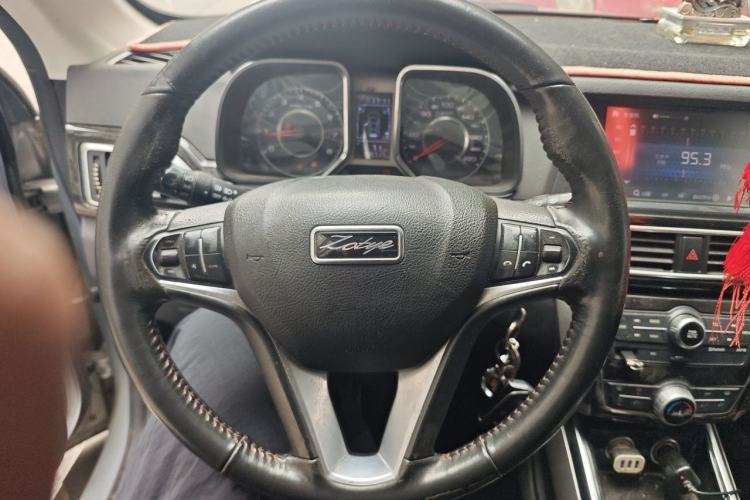 Used Zotye Domy X5 2015 1.5T Manual Luxury Model China V Standard Steering Wheel