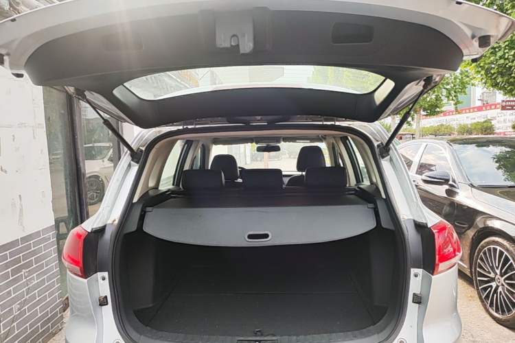 Used Zotye Domy X5 2015 1.5T Manual Luxury Version China IV Standard Trunk