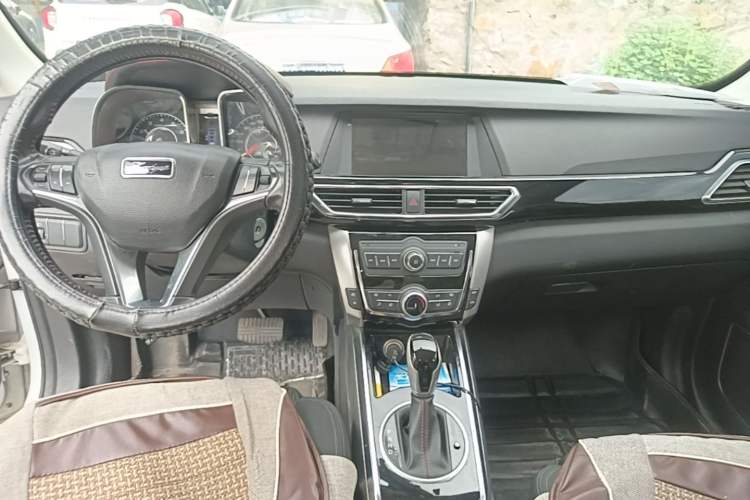 Used Zotye Domy X5 2015 1.5T CVT ZHANG GUI Model China V Standard Audio And AC Panel