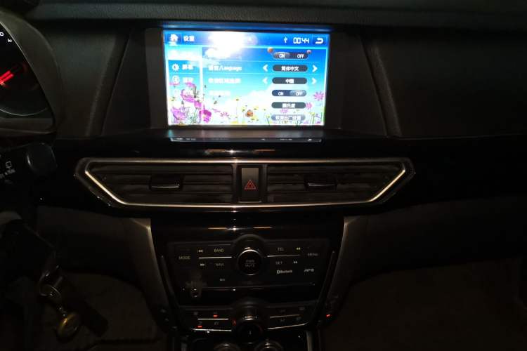 Used Zotye Domy X5 2015 1.5T CVT Landlord Model China IV Standard Audio And AC Panel