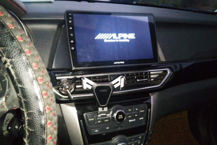 Used Zotye Domy X5 2015 1.5T Manual Luxury Version China IV Standard Audio And AC Panel
