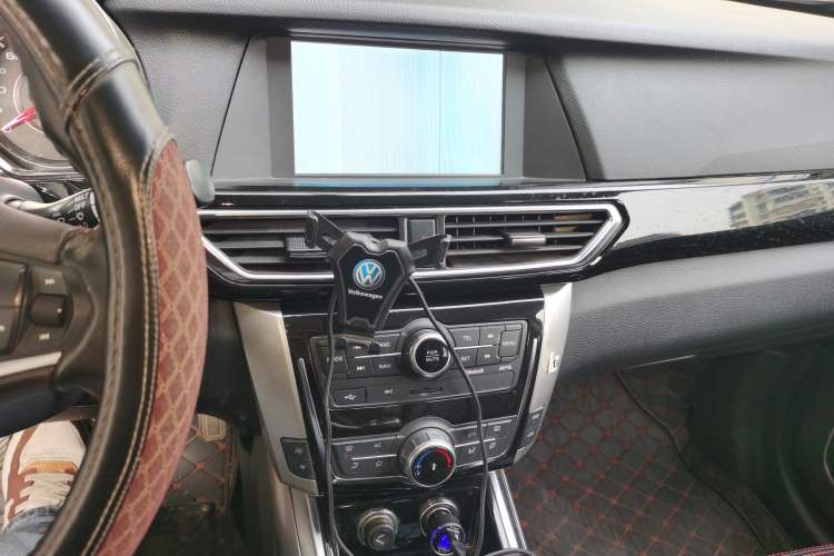 Used Zotye Domy X5 2015 1.5T Manual Luxury Version China IV Standard Audio And AC Panel