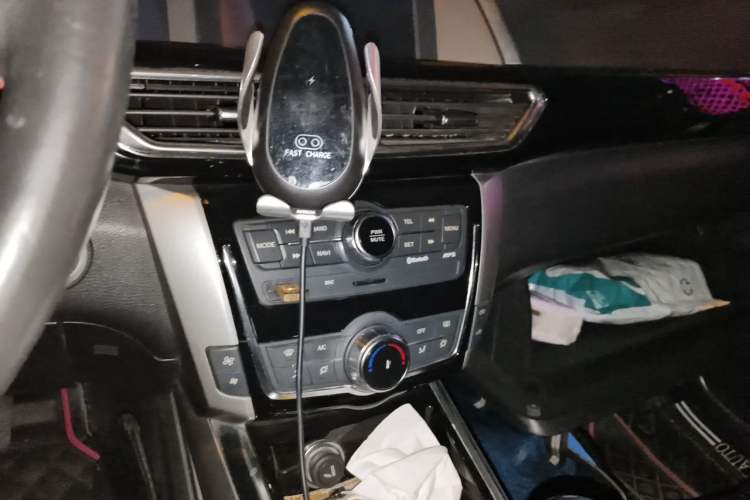 Used Zotye Domy X5 2015 1.5T Manual Luxury Version China IV Standard Audio And AC Panel