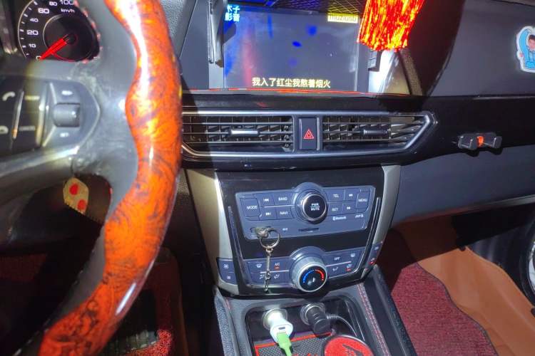 Used Zotye Domy X5 2015 1.5T CVT Landlord Model China IV Standard Audio And AC Panel