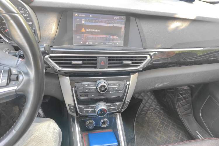 Used Zotye Domy X5 2015 1.5T Manual Luxury Version China IV Standard Audio And AC Panel