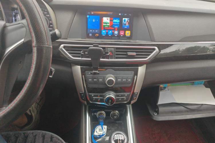 Used Zotye Domy X5 2015 1.5T Manual Elite Model China V Standard Audio And AC Panel