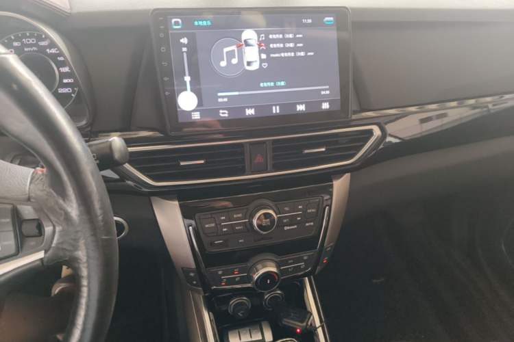 Used Zotye Domy X5 2015 1.5T CVT ZhiXian Trim China V Standard Audio And AC Panel