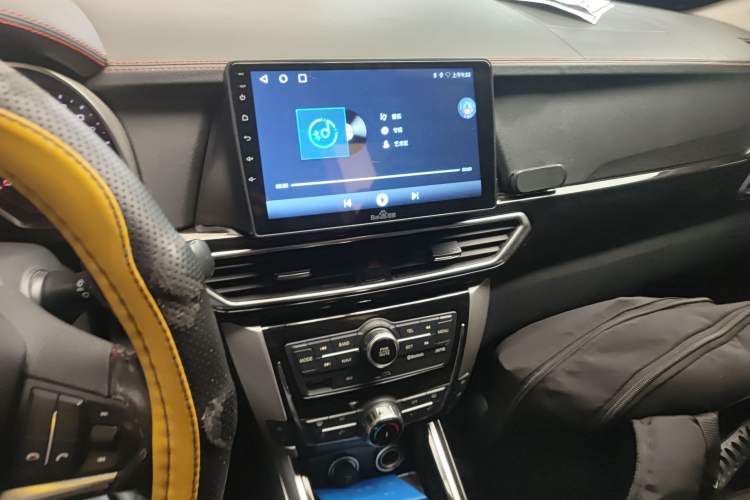 Used Zotye Domy X5 2015 1.5T Manual Luxury Version China IV Standard Audio And AC Panel