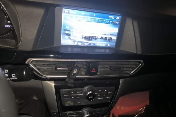 Used Zotye Domy X5 2015 1.5T Manual Luxury Version China IV Standard Audio And AC Panel