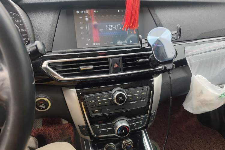 Used Zotye Domy X5 2015 1.5T Manual Luxury Version China IV Standard Audio And AC Panel