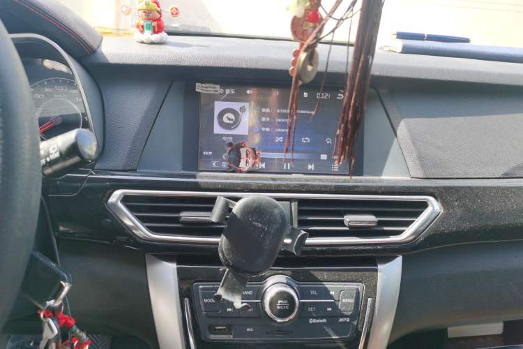 Used Zotye Domy X5 2015 1.5T Manual Luxury Version China IV Standard Audio And AC Panel