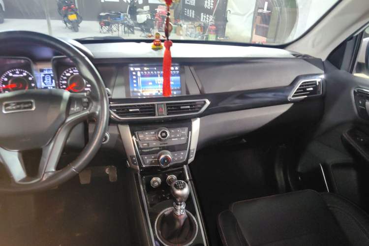 Used Zotye Domy X5 2015 1.5T Manual Luxury Model China V Standard Audio And AC Panel