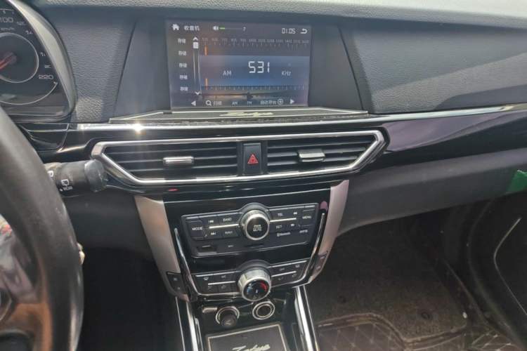 Used Zotye Domy X5 2015 1.5T Manual Luxury Model China V Standard Audio And AC Panel