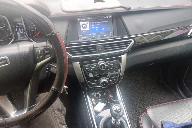 Used Zotye Domy X5 2015 1.5T Manual Luxury Version China IV Standard Audio And AC Panel