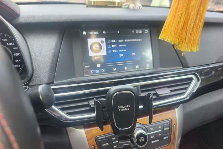 Used Zotye Domy X5 2015 1.5T CVT Landlord Model China IV Standard Audio And AC Panel